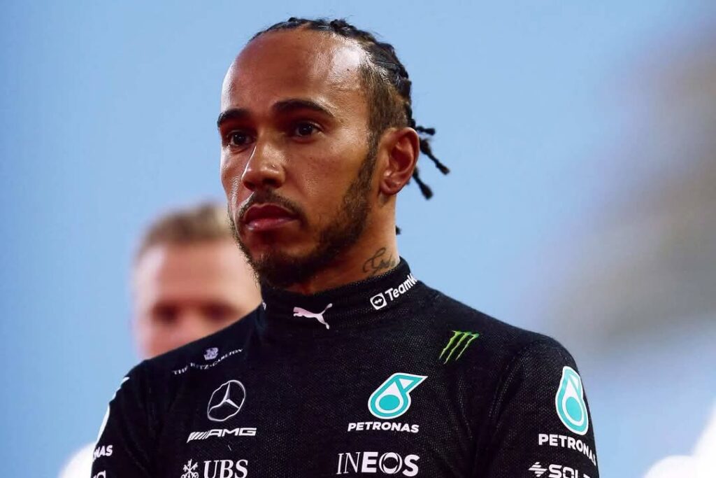 Lewis Hamilton experiments live on